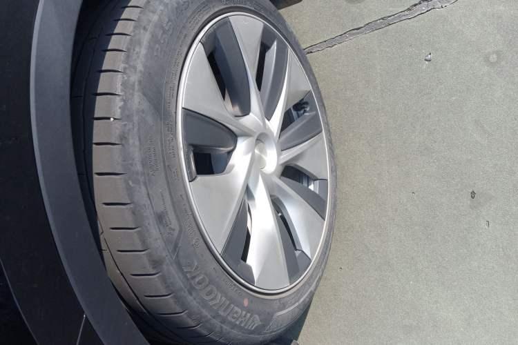 Used Tesla Model Y 2022 Rear-Wheel-Drive Version
