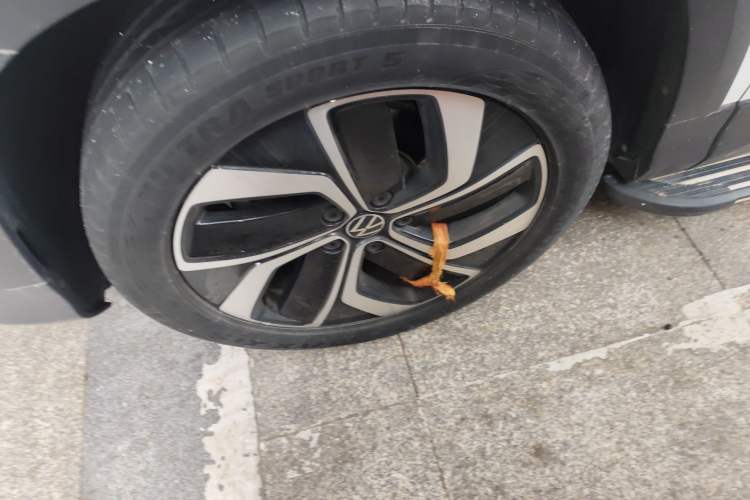 Used Volkswagen Tharu 2023 300TSI Two-Wheel-Drive Full Moon Edition
