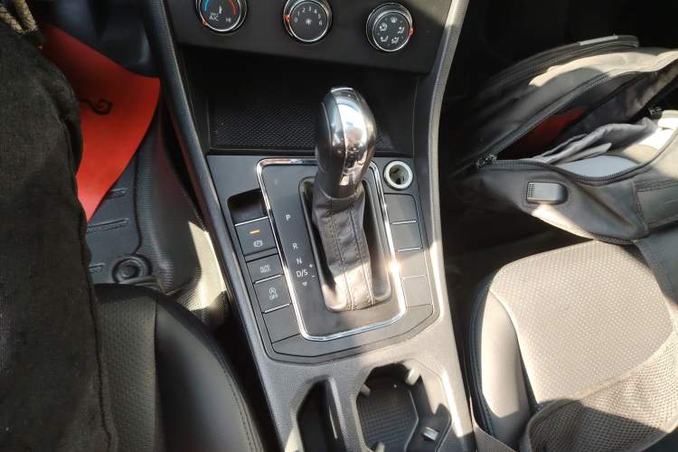 Used Volkswagen Bora 2021 1.5L Automatic Fashionable Smart Connectivity Version
