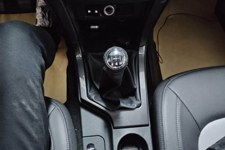 Used Great Wall Wingle 5 2023 2.4L Gasoline Two-Wheel-Drive Entry-Level Big Double
