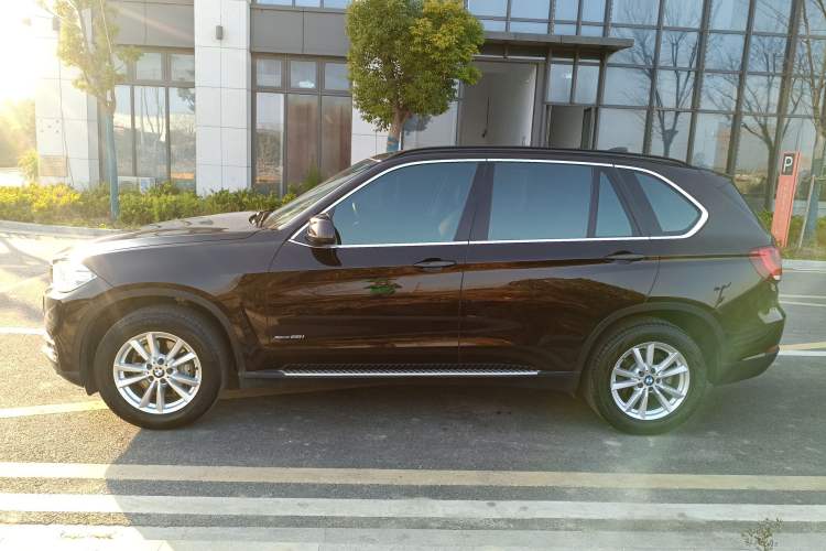 Used BMW X5 2015 xDrive28i
