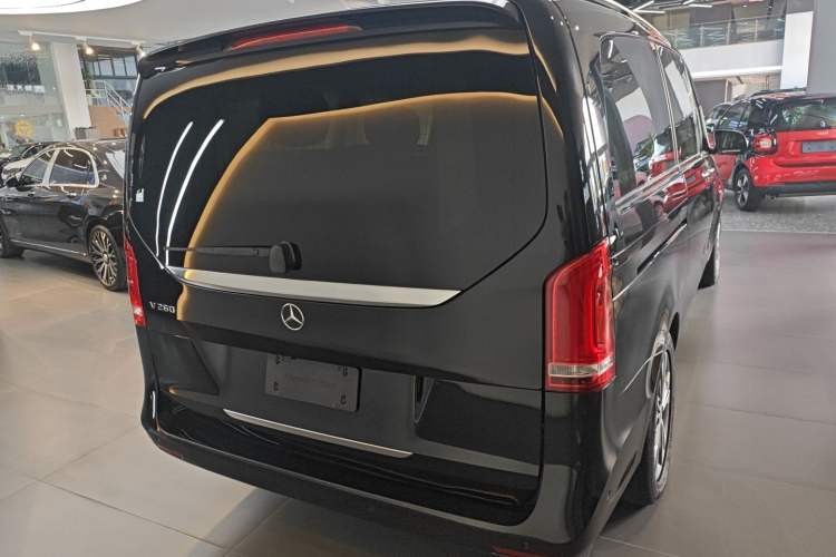 Used Mercedes-Benz V-Class 2018 V 260 Avantgarde Edition China VI