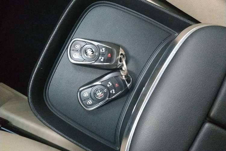 Used Buick GL8 2022 ES Landtrek 653T Luxury Edition