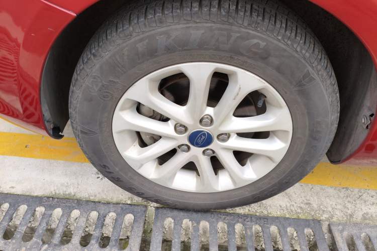 Used Ford Focus 2013 Hatchback Classic 1.8L Automatic Base Model
