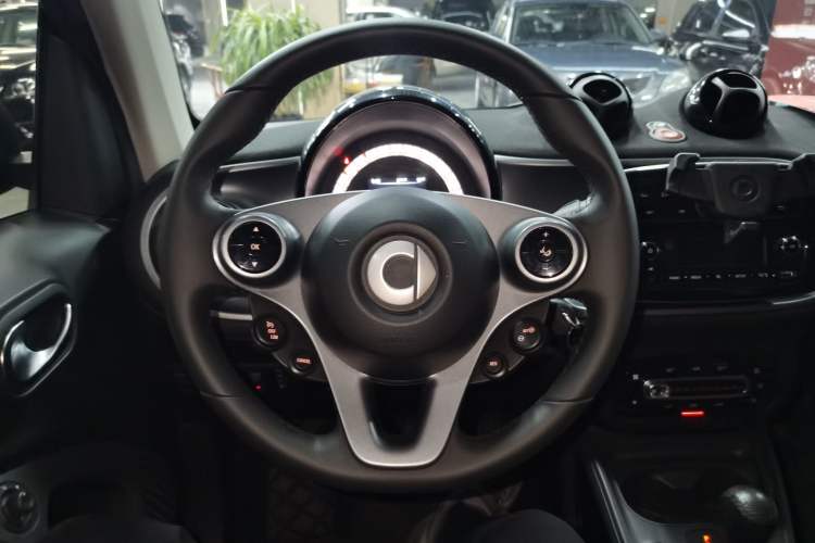 Used  fortwo 2019 0.9T 66kW Hardtop Wind Power Edition China VI
