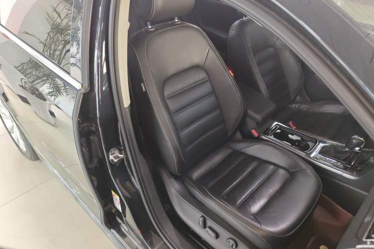 Used Volkswagen Passat 2017 330TSI DSG Luxury Edition
