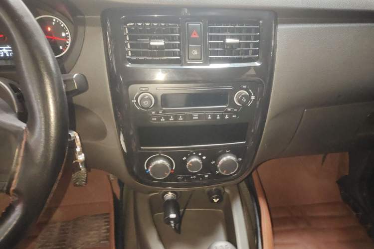 Used Wuling Rongguang V 2018 1.5L Standard Version
