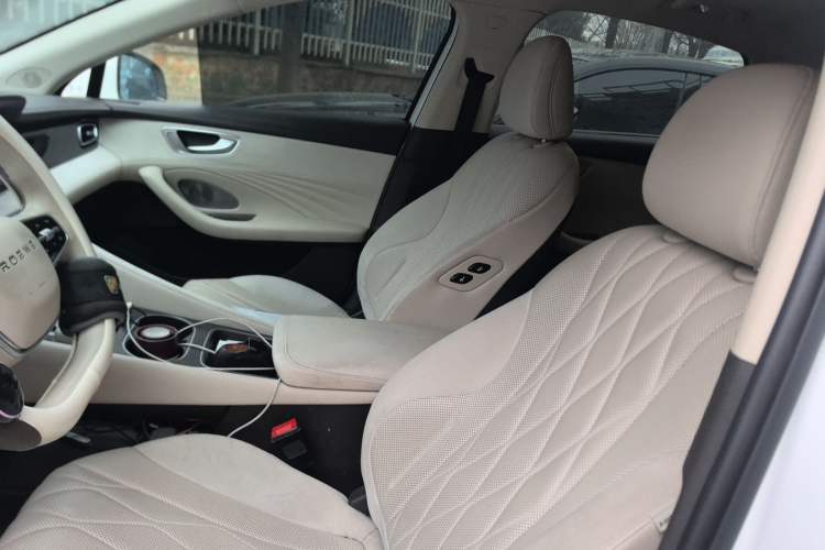 Used Roewe D7 2023 DMH 125km Flagship Edition
