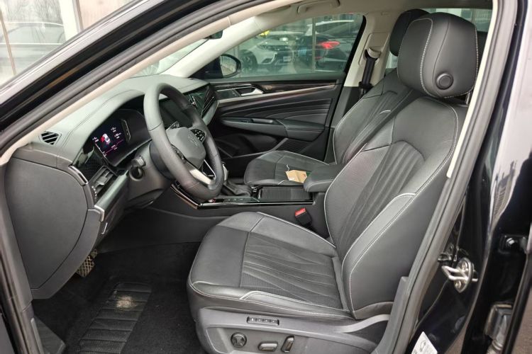 Used Volkswagen Passat 2022 330TSI Starry Luxury Edition – Exclusive Special Edition
