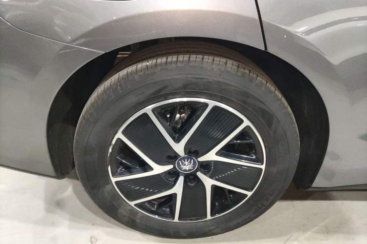 Used BYD Qin L 2025 DM-i Smart Drive 120KM Superior Model
