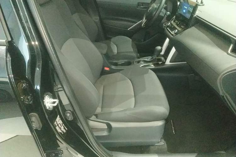 Used Toyota FRONTLANDER 2023 2.0L CVT Elite Edition
