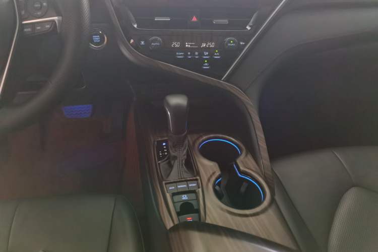 Used Toyota Camry 2021 2.5G Luxury Edition
