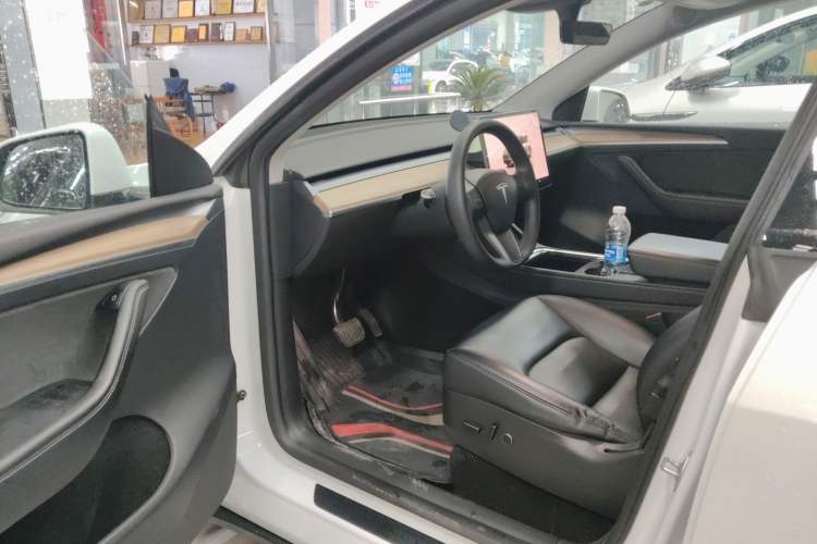 Used Tesla Model Y 2022 Rear-Wheel-Drive Version