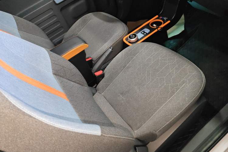 Used Geely Galaxy Panda 2024 Panda Mini 200km Endurance Bear
