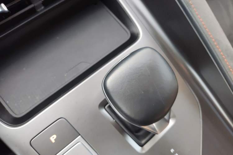 Used Roewe D5X DMH 2024 135 Tech Edition