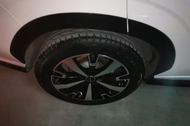 Used Roewe D5X DMH 2024 135 Tech Edition