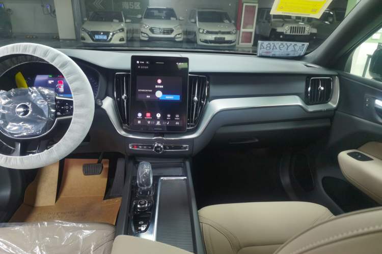 Used Volvo XC60 2026 B5 4x4 Smart Luxury Edition