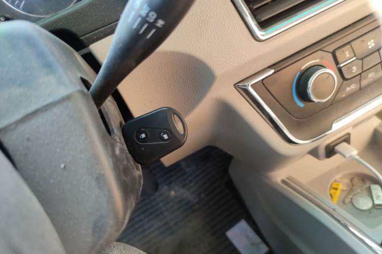 Used Jinbei New Hiace S 2023 1.5L Wealth Edition Passenger Van 5/6/7-Seater Central Air Conditioning Version SWC15M
