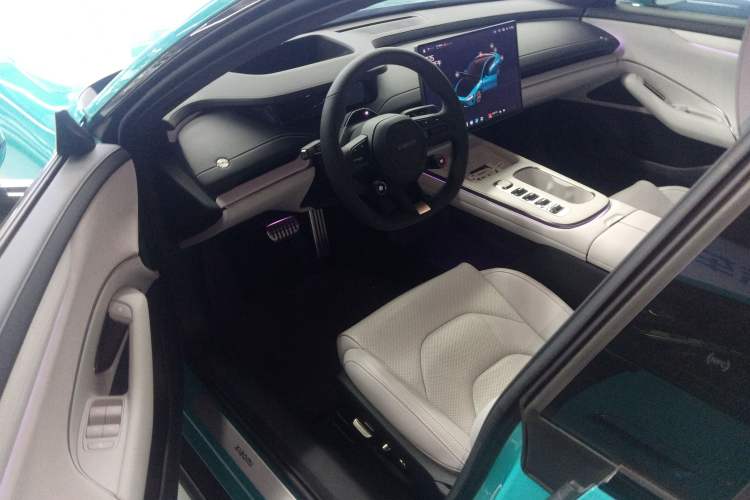 Used  SU7 2024 Four-Wheel Drive Ultra-Long Range Advanced Intelligent Driving Max Edition
