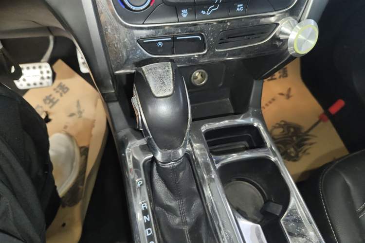 Used Ford Kuga 2018 EcoBoost 180 Two-Wheel-Drive Platinum Edition
