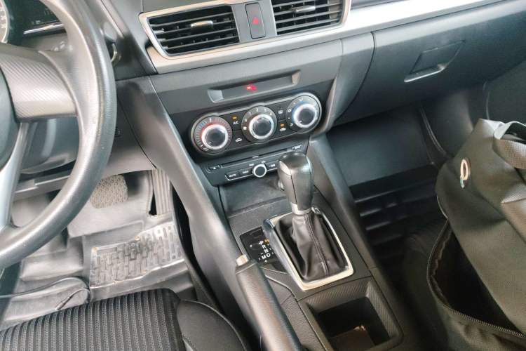 Used Mazda Mazda 3 Axela 2016 Sedan 1.5L Automatic Comfort Model
