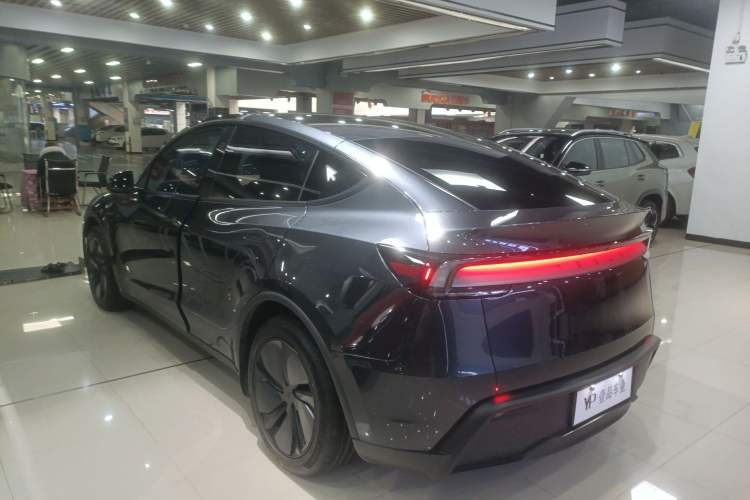 Used Tesla Model Y 2025 Long-Range All-Wheel Drive First Edition