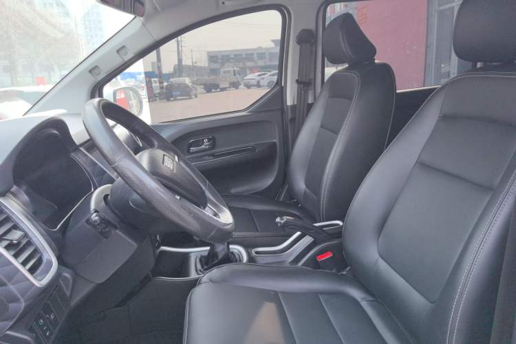 Used Jinbei Gold Hiace M Classic 2022 1.5L Travel Lion Passenger Van 7 Seats
