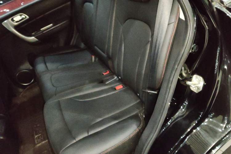 Used Haval H6 2016 Upgraded Model 1.5T Manual Two-Wheel Drive Elite Version
