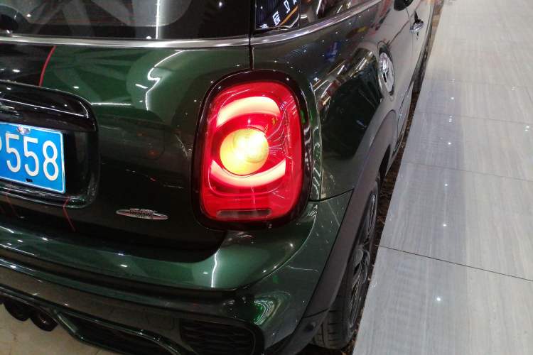 Used MINI MINI 2016 2.0T COOPER S Performance-oriented
