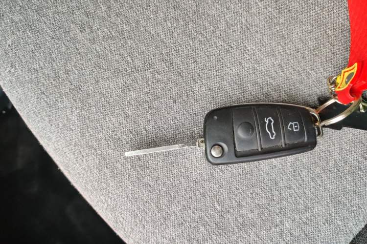 Used Chery QQ Ice Cream 2022 170km Sundae Phosphate Lithium-Ion