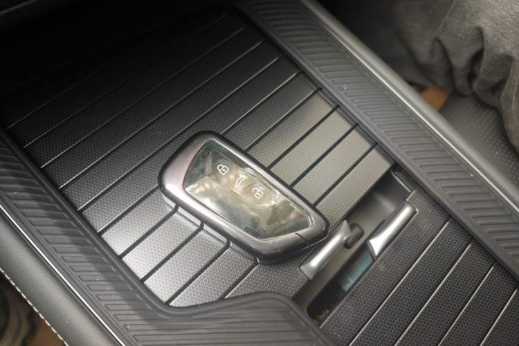 Used Volkswagen Magotan 2024 380TSI DSG Prestige Edition DaMai Package
