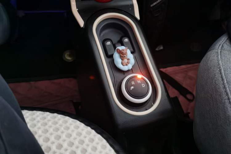 Used Wuling Hongguang MINIEV 2022 Macaron Premium Model – Lithium Ternary Battery
