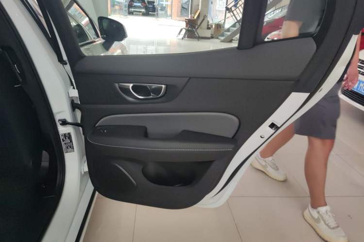 Used Volvo S60 2025 B5 Zhiya Sport Edition
