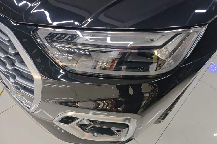 Used Audi Q5L 2022 40T Fashionable and Dynamic Model
