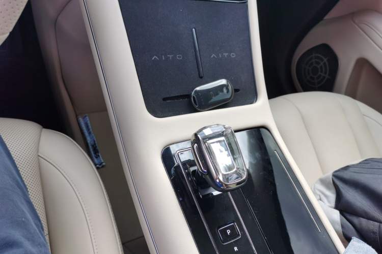 Used Hima AITO M7 2024 1.5T Rear-Drive Plus Version 5 Seats