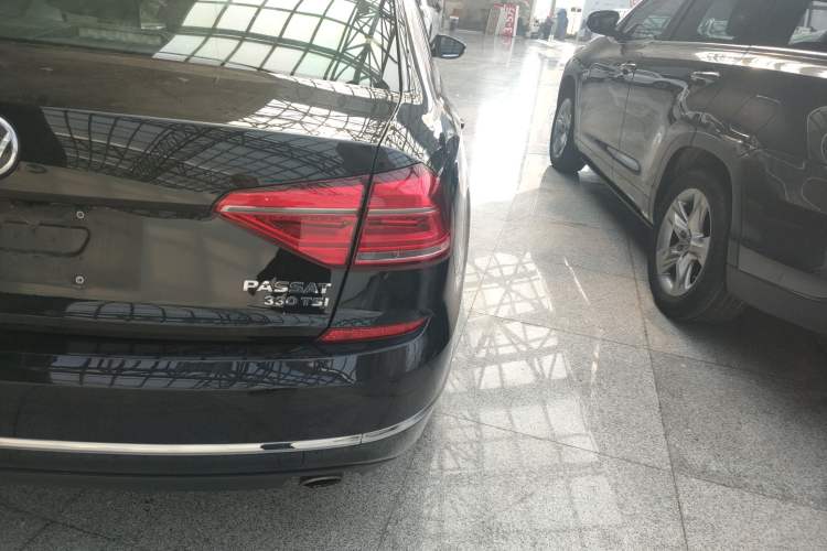 Used Volkswagen Passat 2017 330TSI DSG Luxury Edition
