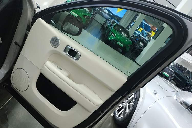 Used Li Auto L6 2025 Pro Smart Refresh Edition
