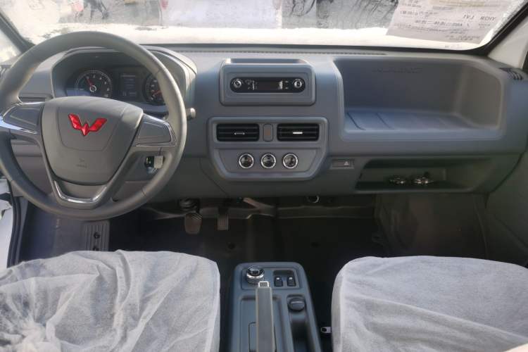 Used Wuling Yangguang 
