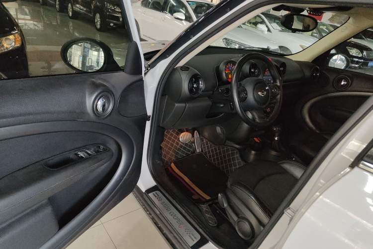 Used  Countryman 2014 1.6T COOPER S
