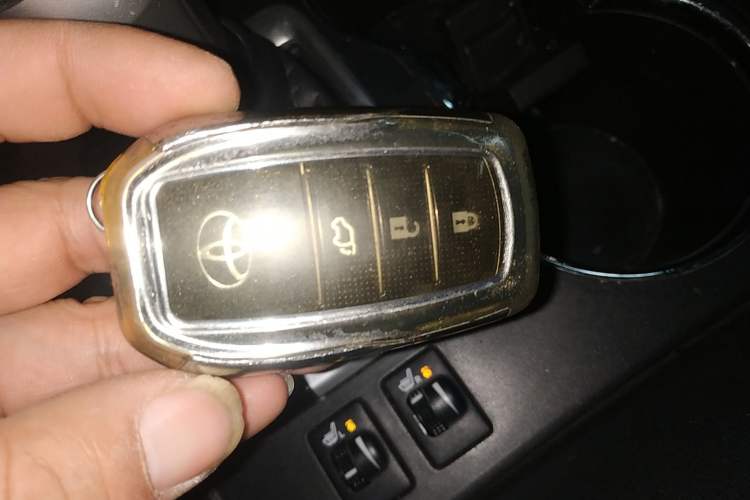 Used Toyota Highlander 2018 2.0T Four-Wheel Drive Prestige Version 7 Seats China VI Standard
