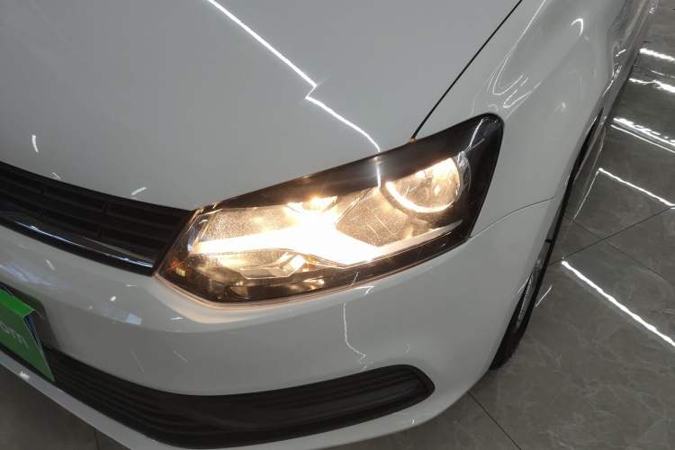 Used Volkswagen Polo 2016 1.4L Manual Fashion Model
