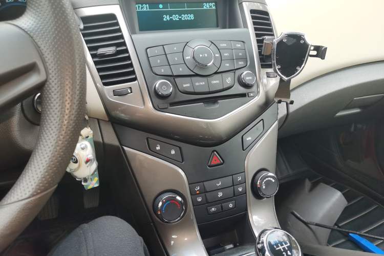 Used Chevrolet Cruze 2015 1.5L Classic SE MT
