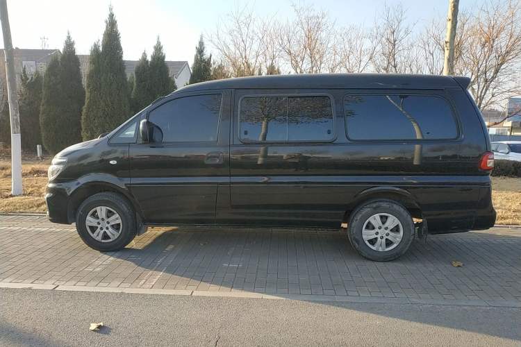 Used FORTHING Lingzhi 2017 M5L 1.6L 7-Seater Standard Model
