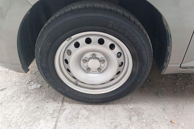 Used Wuling Hongguang PLUS 2020 1.5L Manual Standard Edition 5 Seats
