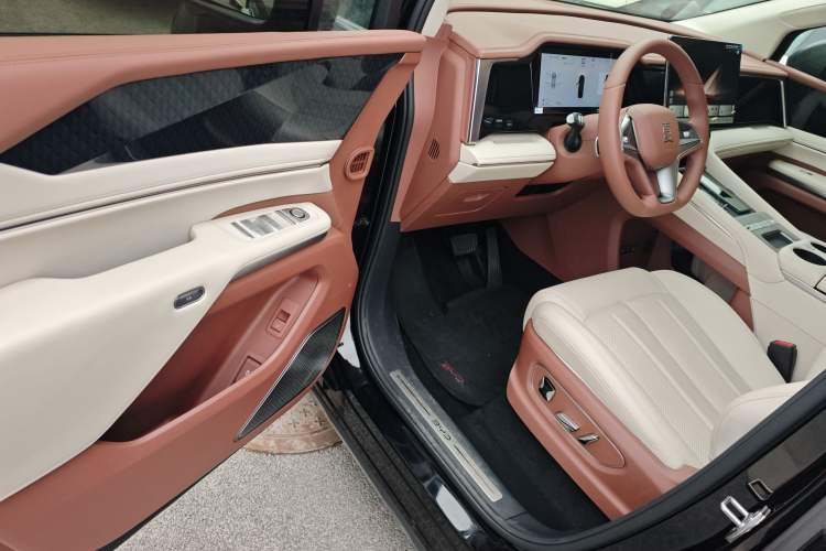 Used BYD Xia 2025 DM-i 1.5T 180km Beyond Edition
