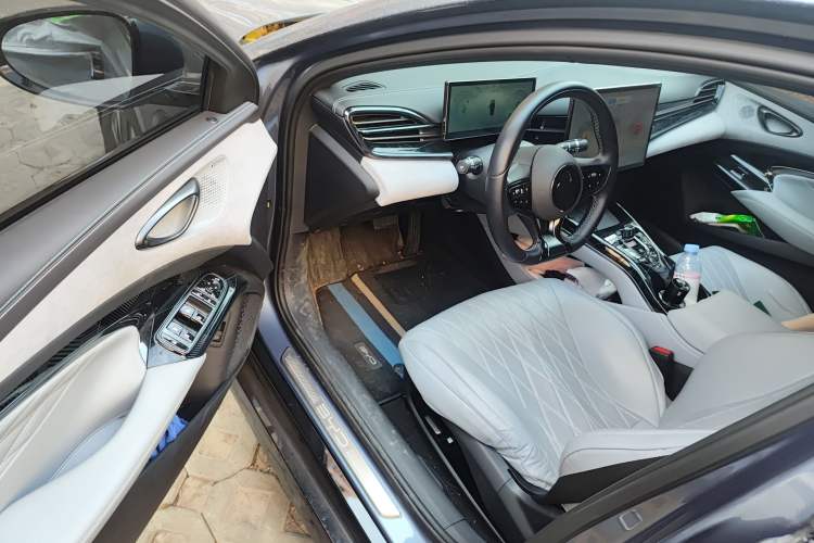 Used BYD Seal 2022 550 km Standard Range Rear-Wheel Drive Prestige Version
