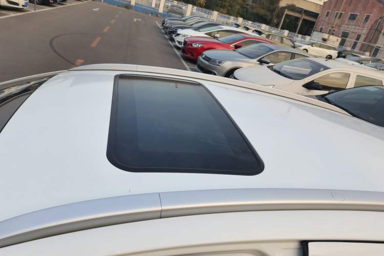 Used Geely Auto Vision X3 2021 PRO 1.5L CVT Deluxe Model
