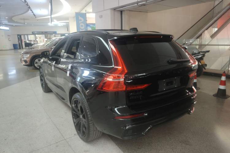 Used Volvo XC60 New Energy 2024 T8 Plug-in Hybrid Long-Range All-Wheel Drive Zhiyuan Polar Night Edition

