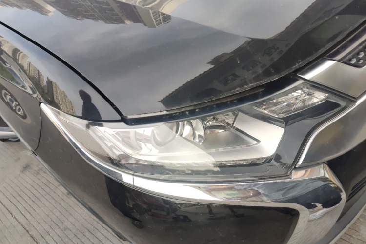 Used Mitsubishi Outlander 2019 2.0L Two-Wheel Drive Comfort Edition 7 Seats China V Emission Standard