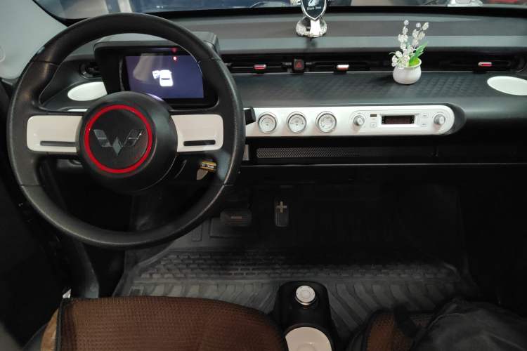 Used Wuling Hongguang MINIEV 2022 GAMEBOY 300km Enthusiast Model with Lithium Iron Phosphate